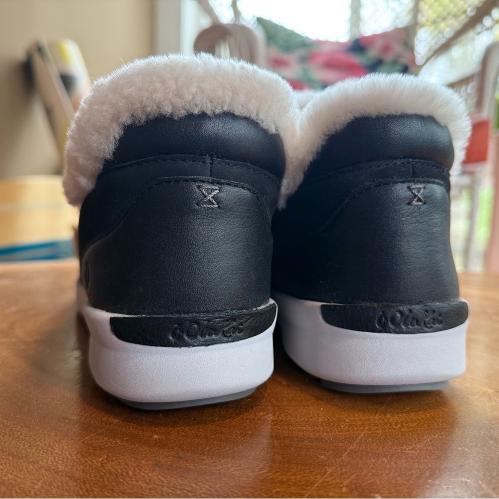 OluKai Malia Hulu Women’s Shearling Black Booties, leather, waterproof - Picture 3 of 9